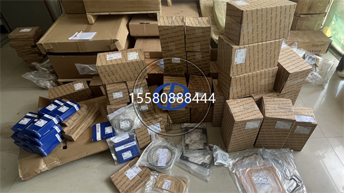 揭秘浣熊HT75A滑移裝載機(jī)：珀金斯804D-33T發(fā)動(dòng)機(jī)的實(shí)力搭檔