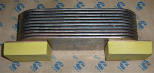 康明斯ISX15 CM2250發(fā)動機(jī)機(jī)油冷卻器